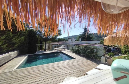 Carnoux-en-Provence Villa | Villa au Calme Avec Piscine et Jardin