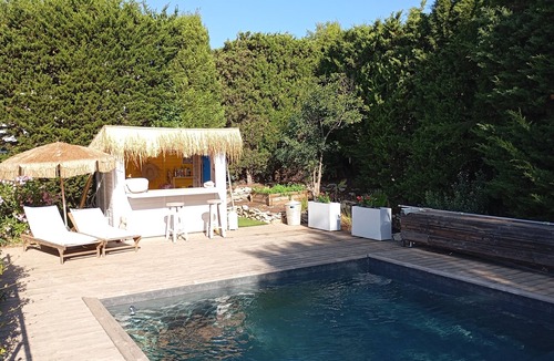Carnoux-en-Provence Villa | Villa au Calme Avec Piscine et Jardin
