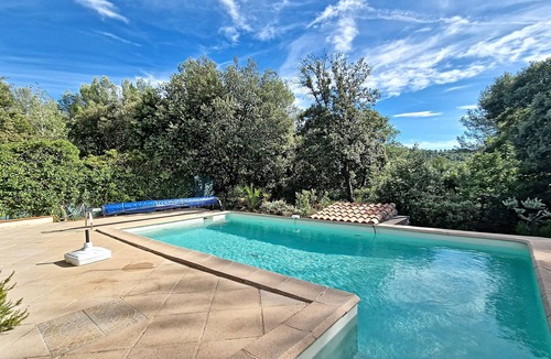 Sillans-la Cascade Villa | Villa au Calme Proche du Village