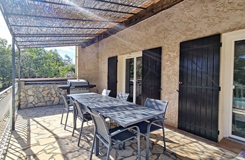 Sillans-la Cascade Villa | Villa au Calme Proche du Village