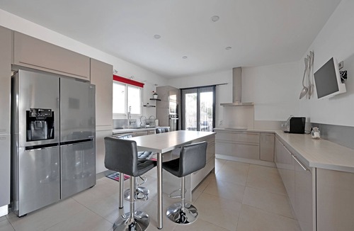 Les 3 Ponts House | Villa Avec Piscine,jaccuzzi ET Sauna A 10 Minutes DU Centre Ville
