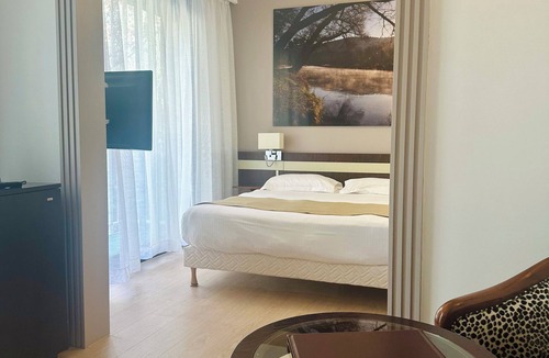 Greoux-les-Bains Hotel | Villa Borghese, The Originals Relais