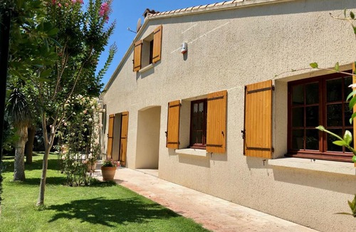 Estanove Villa | Villa bougainvillea Montpellier