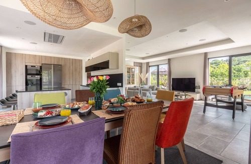 Saint-Tropez Villa | Villa Byblos Summary: