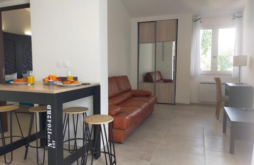 Caremeau Apartment | VILLA CAREMEAU 2