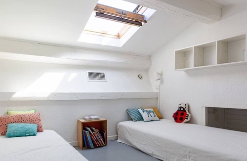 8th Arrondissement Villa | Villa Casa Bianca A/C Bord de Mer