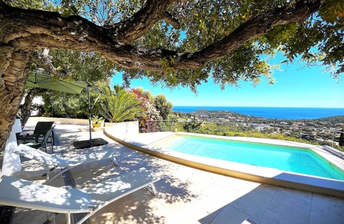 Cavalaire-sur-Mer Villa | VILLA CAVALAIRE -TRES BELLE VUE MER-RENOVATION TOTALE 2025