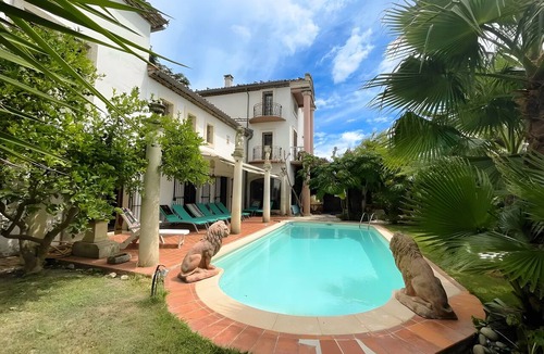 Tarascon Villa | Villa 'Chateau Margarido' with Private Pool, Wi-Fi and Air Conditioning