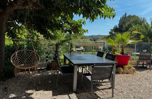 La Cadiere-d'Azur Villa | Villa 'Claud'House' with Mountain View, Wi-Fi, and Air Conditioning