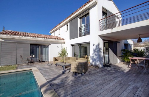 Puyricard Villa | Villa Contemporaine Coeur du Village de Puyricard Aix en Provence