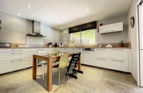Taillades Villa | Villa Contemporaine Climatisee, VUE SUR LE Luberon