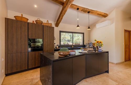 Lorgues House | Villa Coquelicot - Provencal home