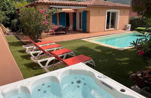 Taradeau Villa | Villa de charme, heated pool and jacuzzi, 6 personnes