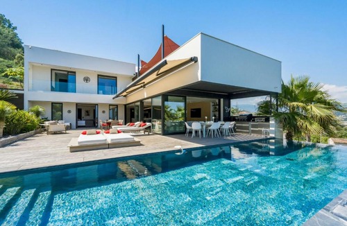Mandelieu-La-Napoule Villa | Villa Dezem-Infinity pool-Hot tub-Near Cannes-Panorama-AC