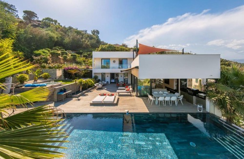 Mandelieu-La-Napoule Villa | Villa Dezem-Infinity pool-Hot tub-Near Cannes-Panorama-AC