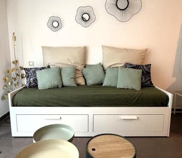 Saint-Christol Apartment | Villa Dolma - Domaine de Bacchus - Climatisée