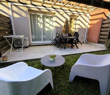 Saint-Christol Apartment | Villa Dolma - Domaine de Bacchus - Climatisée
