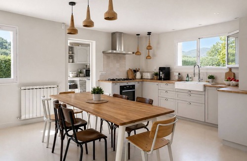 Lauris House | Villa du grand Verger with heated pool - In the heart of the Luberon
