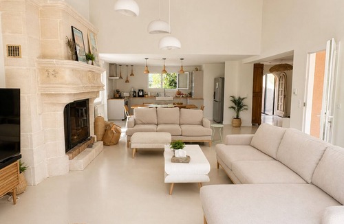 Lauris House | Villa du grand Verger with heated pool - In the heart of the Luberon