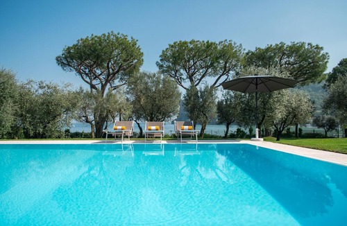 Manerba del Garda Villa | Villa Elena