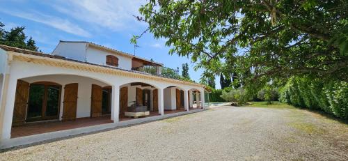 Senas Villa | Villa en Provence avec piscine