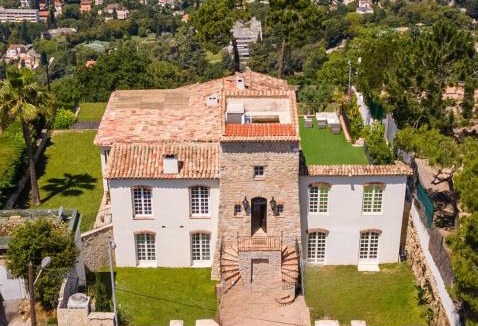 California - Pezou Villa | Villa exclusive au sommet de Cannes, 8 chambres, double piscine, vue sur la mer