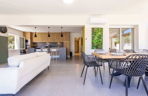 Valras-Plage House | Villa Familiale avec Piscine et Petanque