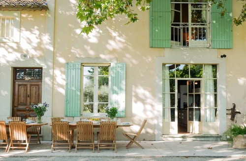 Maillane Villa | VILLA FOR 20 GUEST AC AND POOL 10 ROOMS 6 BATHROOMS