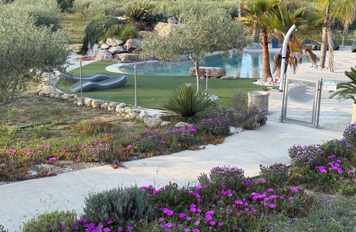Montagnac Villa | Villa for 4 people "L'Amandier" Lagoon pool to share