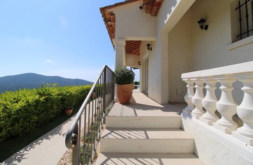La Londe-les-Maures House | Villa for 6 people with pool and sea view in the Valcros domain in La Londe les Maures