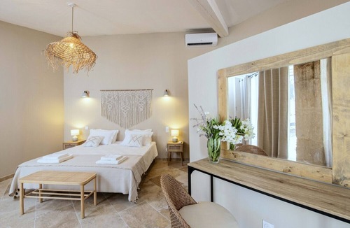 Maillane Villa | Villa for 8P, heated pool, table tennis, boules, in Maillane, Alpilles.