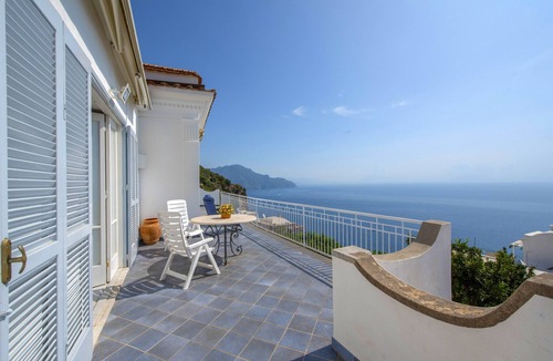 Conca dei Marini Villa | Villa Gilda: Elegance and Breathtaking Views Between Sky and Sea.
