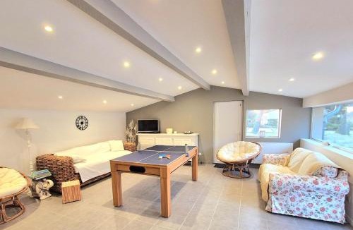 Alleins Villa | Villa grand confort, piscine privée, petanque, pool house