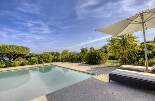 Guerrevieille Villa | Villa Grimaud 260 m2 - Spectacular 180° view of Saint Tropez bay