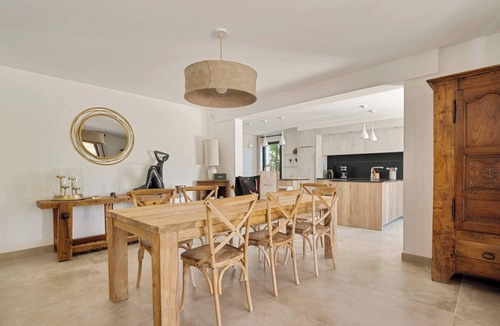 Eygalieres Villa | Villa Horizon, Eygalières, Heated Pool, Air Conditioning