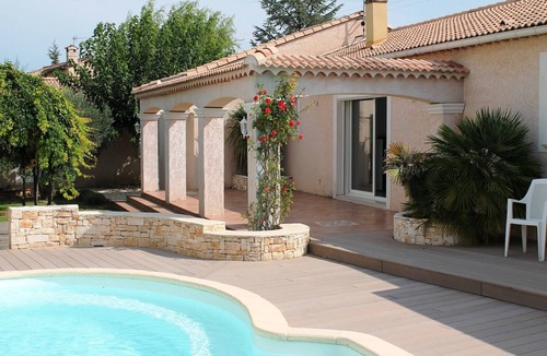 Rousson Villa | Villa in Languedoc with Pool near Historic Cities