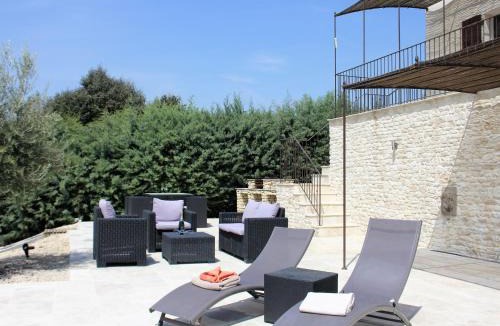 Apt Villa | Villa in Lubéron with Saltwater Pool