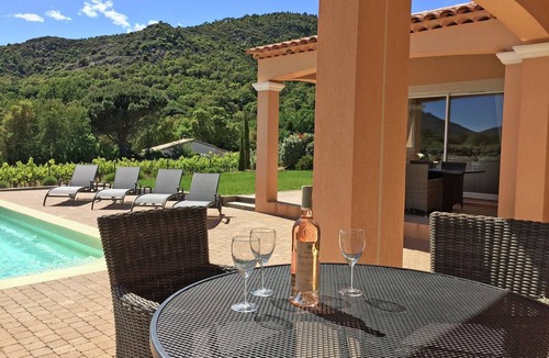 Plan-de-la-Tour House | Villa in Plan-de-la-Tour with pool & vineyard view