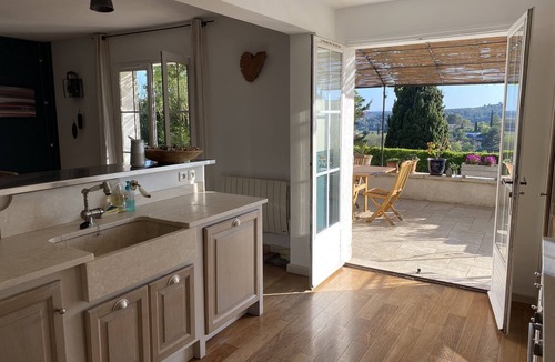 Eguilles Villa | Villa in the countryside with panoramic views 15 minutes from Aix en Provence