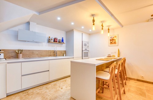 Aigues-Mortes House | Villa in the heart of the Citadel with terrace, parking, Wi-Fi and air conditioning