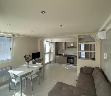Roquebrune-Cap-Martin Apartment | Villa Jacaranda