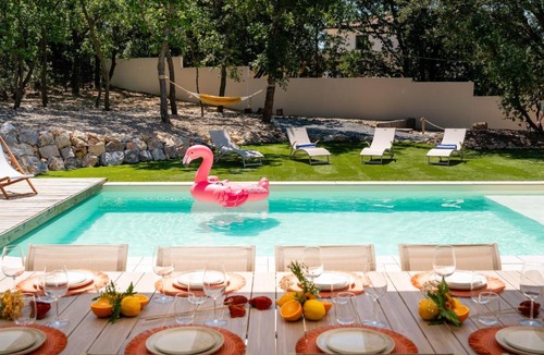 Murviel-les-Beziers Villa | Villa Joy Pool Sauna & River Escape