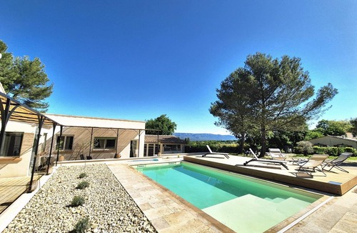 Alleins House | Villa L'Estef: A Relaxing Summer with a Pool—Beautiful Views, Relaxation, and Fun, Right in the Heart of the Village!