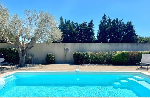 Istres House | Villa "L'Oustau Degio" - Swimming pool, 4 bedrooms, 6 beds, 2 bathrooms, 8 p