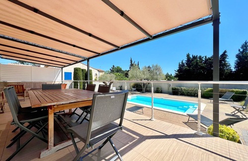 Istres House | Villa "L'Oustau Degio" - Swimming pool, 4 bedrooms, 6 beds, 2 bathrooms, 8 p