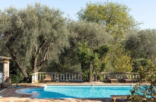 Tourrettes-sur-Loup Villa | Villa les Berguieres