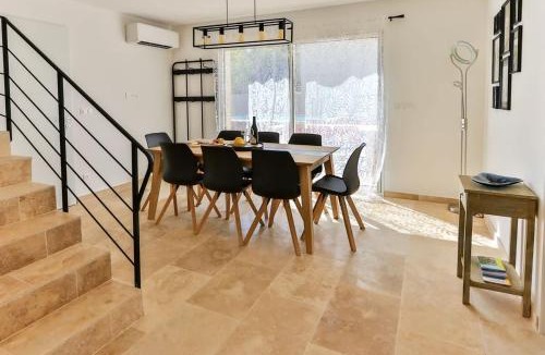 Saint-Etienne-du-Gres House | Villa les Coccinelles
