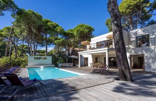 Hyeres Villa | VILLA LES PESQUIERS BEACH