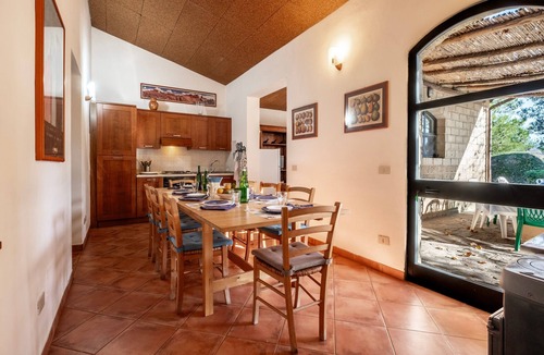 Capalbio Villa | Villa 'Lime Tree' with Private Garden and Wi-Fi