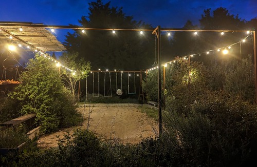 Cabrieres-dʼAigues Villa | Villa 'Maison Luberon Sud' with Mountain View, Private Pool and Wi-Fi